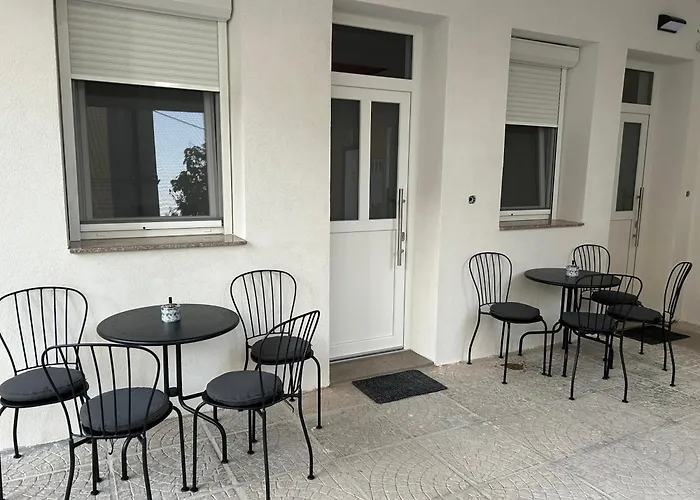 Nina & Teo 公寓 波斯托伊纳